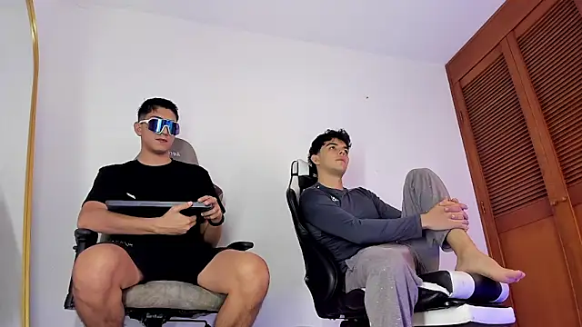 sotooliver3 online show from February 2026 07:39:02 PM