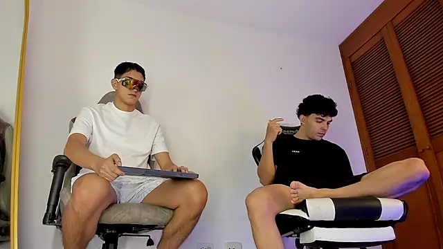 sotooliver3 online show from February 2026 08:40:02 PM