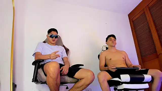 Snapshot of sotooliver3 chatting on June 2026 07:59:02 PM sotooliver3 online show from June 2026 07:59:02 PM