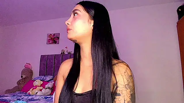 mia yireth online show from April 2026 01:39:01 AM