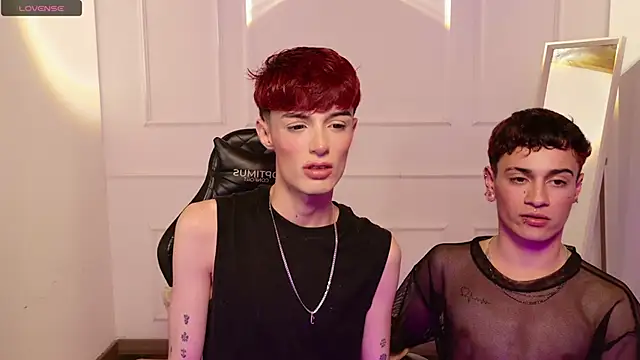 DougieXNova online show from November 2025 04:37:01 AM