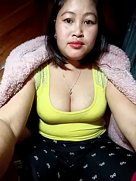 maycuc123 online show from December 2025 12:10:02 PM