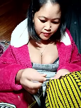 maycuc123 online show from January 2026 01:35:02 PM