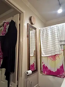 Snapshot of mresquared chatting on February 2026 10:19:02 PM mresquared online show from February 2026 10:19:02 PM