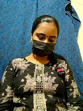 mini-queen online show from December 2025 11:27:02 AM