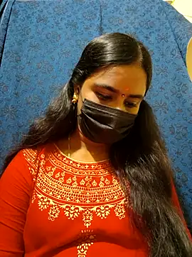 mini-queen online show from December 2025 02:13:01 PM