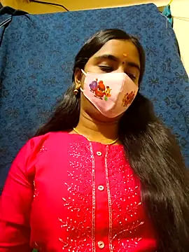 Snapshot of mini-queen chatting on February 2026 06:26:02 PM mini-queen online show from February 2026 06:26:02 PM