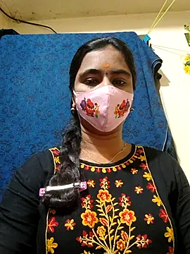 Snapshot of mini-queen chatting on February 2026 10:24:01 AM mini-queen online show from February 2026 10:24:01 AM