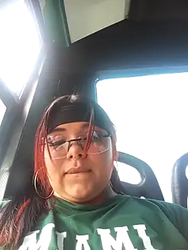 snow belle online show from October 2025 08:06:02 PM