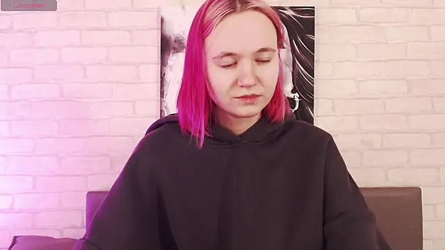 Ericha Stone online show from September 2025 01:32:02 AM