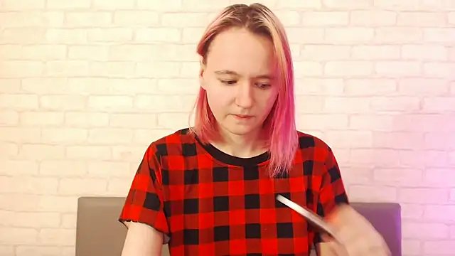 Ericha Stone online show from November 2025 01:39:02 AM