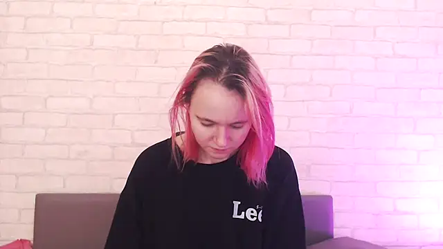 Ericha Stone online show from December 2025 01:44:01 AM