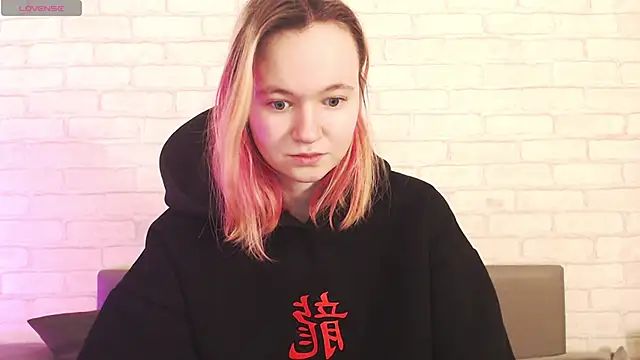 Ericha Stone online show from March 2026 01:56:01 AM