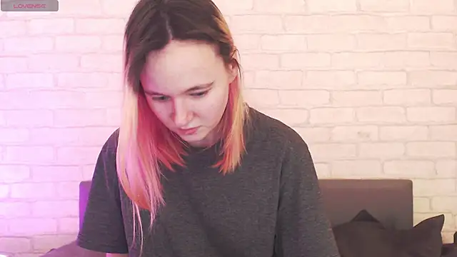 Ericha Stone online show from April 2026 01:39:01 AM