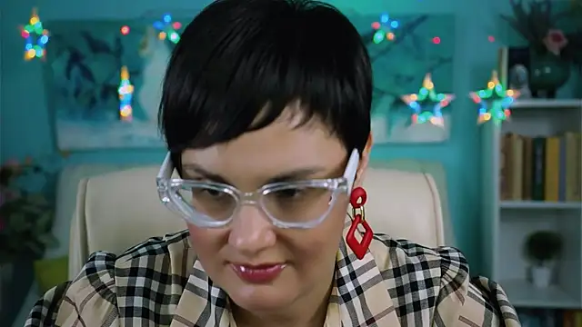 LauraDavidsons online show from November 2025 04:07:01 PM