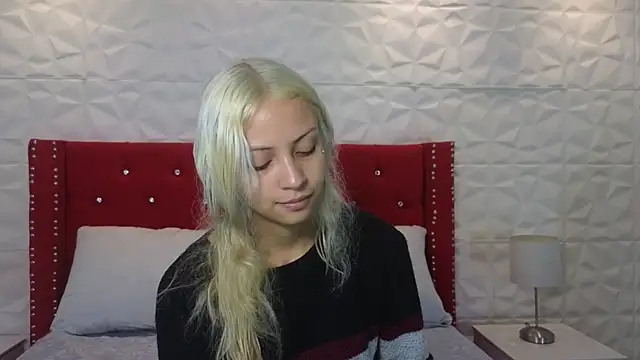 Lucy n pink online show from December 2025 04:36:01 PM