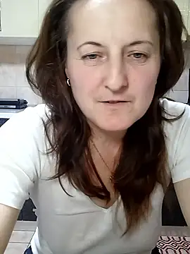 Fluturas2 online show from November 2025 08:00:01 PM