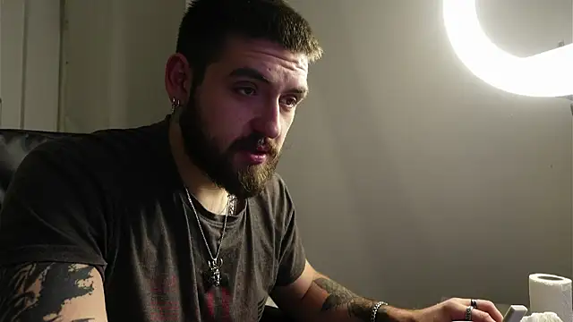 Mike Platano online show from November 2025 07:58:01 PM