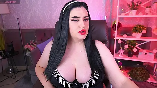 LunaPearll online show from October 2025 12:46:01 PM