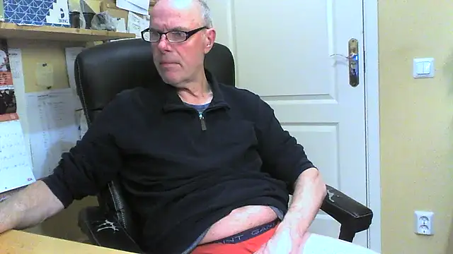 Snapshot of Klipparn chatting on March 2026 07:20:02 PM Klipparn online show from March 2026 07:20:02 PM