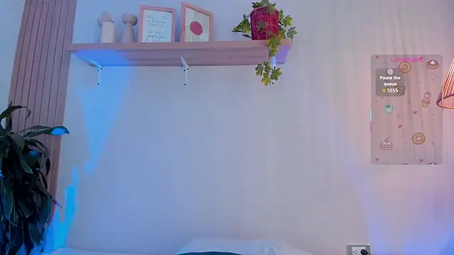 Cristalfoxy  online show from November 2025 07:46:02 PM