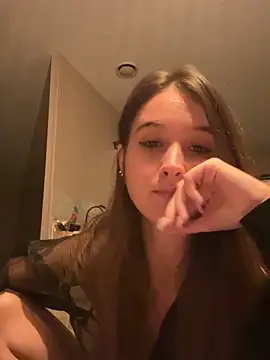 Snapshot of duomagique_off chatting on October 2025 06:43:01 PM duomagique off online show from October 2025 06:43:01 PM