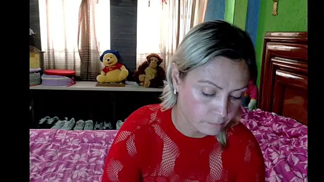 Snapshot of _Charlize_theron_ chatting on April 2026 08:23:01 PM Charlize theron online show from April 2026 08:23:01 PM