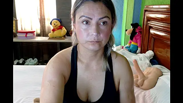 Snapshot of _Charlize_theron_ chatting on June 2026 06:17:02 PM Charlize theron online show from June 2026 06:17:02 PM