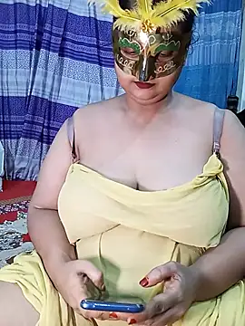 Snapshot of Tanisha-Chy chatting on July 2026 05:30:02 PM Tanisha-Chy online show from July 2026 05:30:02 PM