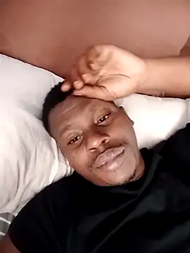 Snapshot of FANTASYROOM23 chatting on April 2026 07:24:01 AM FANTASYROOM23 online show from April 2026 07:24:01 AM