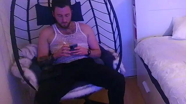 Snapshot of Keviios chatting on November 2025 06:45:02 PM Keviios online show from November 2025 06:45:02 PM