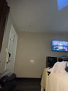 CinnaCakesss online show from April 2026 08:01:02 AM