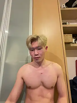 Snapshot of zachlee_69 chatting on June 2026 09:17:01 PM zachlee 69 online show from June 2026 09:17:01 PM