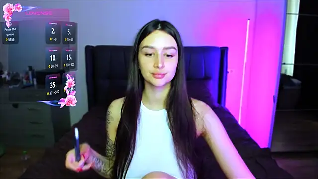 Veronica Larsson online show from September 2025 08:47:01 AM