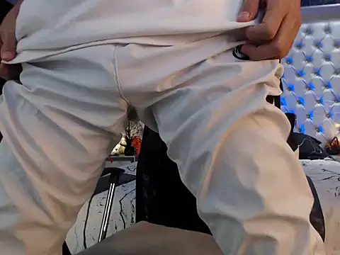 JhosuaCollins  online show from October 2025 02:39:02 PM