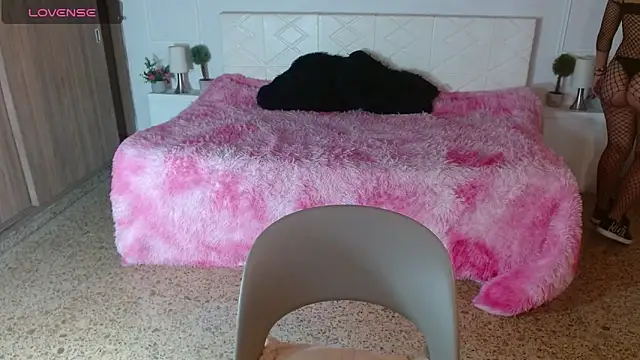 BellaSky4 online show from January 2026 04:40:01 AM