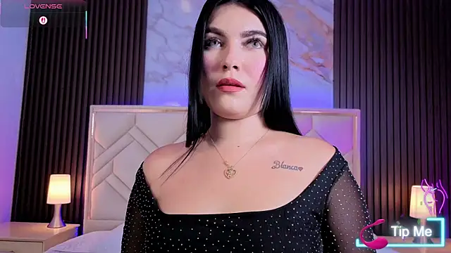 MiaaFarrel online show from February 2026 07:01:02 PM