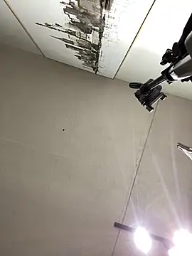 KloePink  online show from October 2025 11:00:01 AM