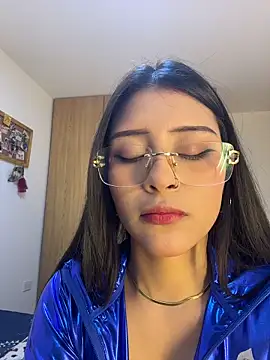 Snapshot of CatadeLuca chatting on October 2025 01:12:01 PM CatadeLuca online show from October 2025 01:12:01 PM