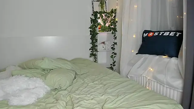 Snapshot of lilkimch chatting on February 2026 07:03:02 AM lilkimch online show from February 2026 07:03:02 AM