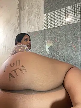 Messy-diana21 online show from March 2026 07:33:01 PM