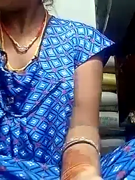 Snapshot of Sapna-Yadav chatting on October 2025 11:35:02 PM Sapna-Yadav online show from October 2025 11:35:02 PM