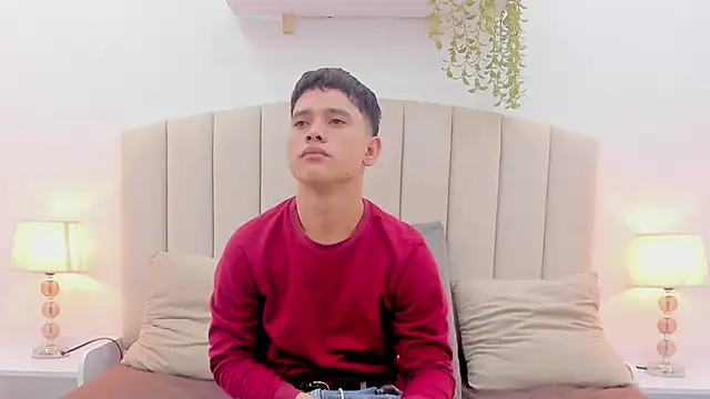 Snapshot of aron_twink66 chatting on September 2025 01:33:01 PM aron twink66 online show from September 2025 01:33:01 PM