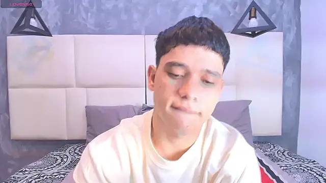 Snapshot of aron_twink66 chatting on October 2025 02:47:01 PM aron twink66 online show from October 2025 02:47:01 PM