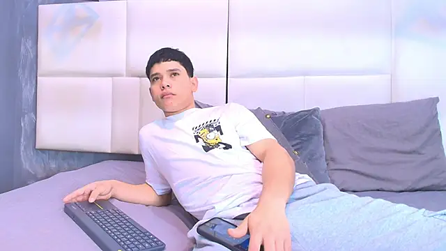 Snapshot of aron_twink66 chatting on October 2025 02:58:02 PM aron twink66 online show from October 2025 02:58:02 PM