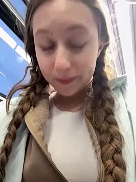 FroggyAnna online show from April 2026 04:58:02 PM