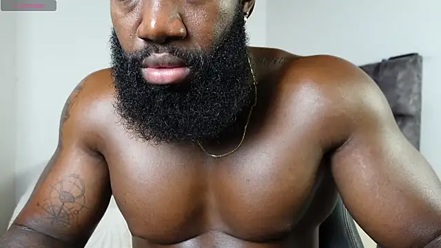 Snapshot of james_musclebbc chatting on June 2026 11:39:01 PM james musclebbc online show from June 2026 11:39:01 PM