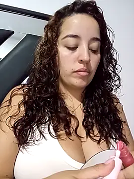 LoanaSantos online show from October 2025 09:45:01 PM