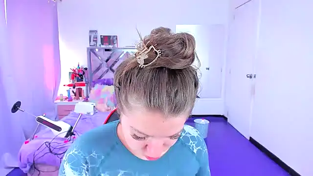 Snapshot of Luna_Analya chatting on February 2026 03:22:01 PM Luna Analya online show from February 2026 03:22:01 PM