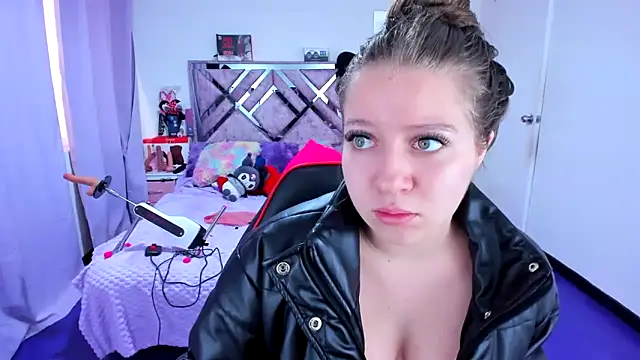 Snapshot of Luna_Analya chatting on February 2026 03:41:02 PM Luna Analya online show from February 2026 03:41:02 PM